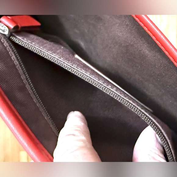 Authentic 2014 Coach Hadley Signature Field Crossbody Bag With Red Leather Trim - Picture 10 of 15